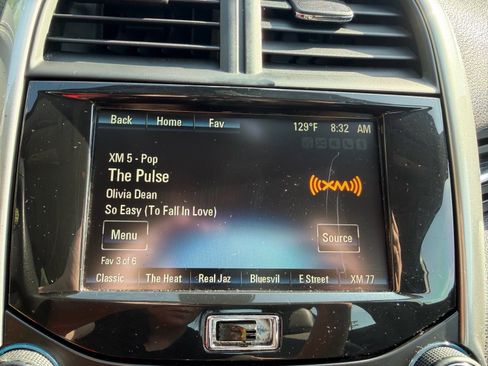 Used 2016 Chevrolet Malibu LT FWD image 37