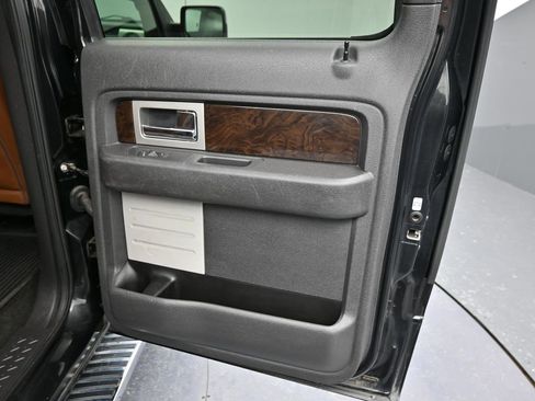 Used 2014 Ford F150 Platinum image 27