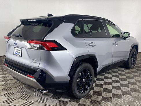 Used 2022 Toyota RAV4 XSE AWD/4WD image 20