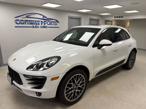 Used 2018 Porsche Macan AWD/4WD image 2
