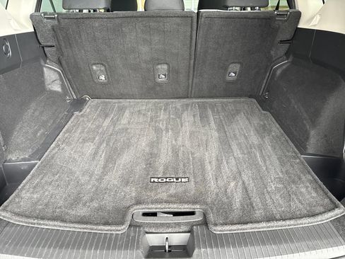 Used 2022 Nissan Rogue SV image 14