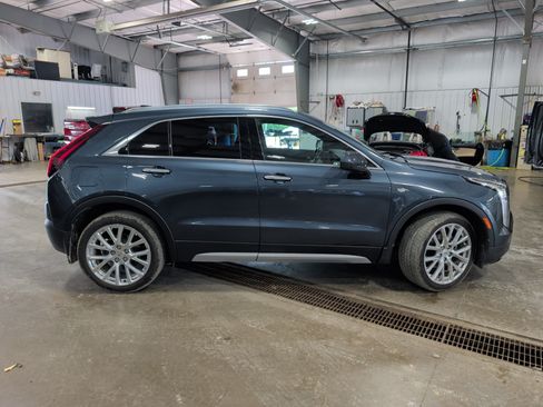 Used 2019 Cadillac XT4 Premium Luxury w/ Cold Weather Package AWD/4WD image 2