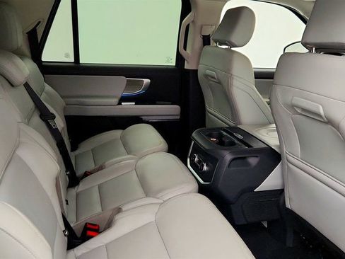 Used 2025 Ford Expedition Max Platinum image 23