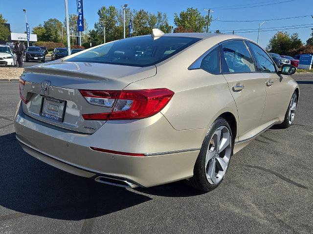 Used 2018 Honda Accord Touring image 6