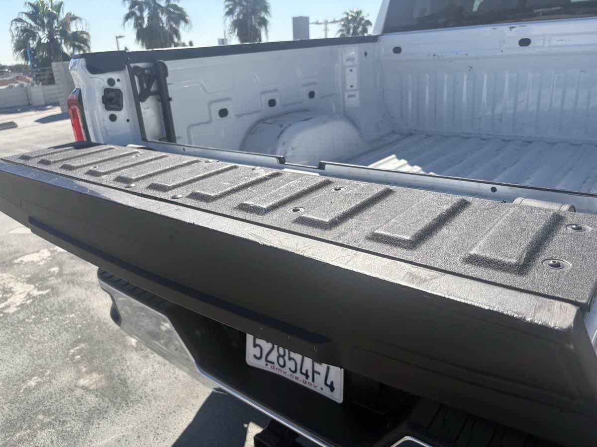Used 2025 GMC Sierra 1500 SLT AWD/4WD image 13