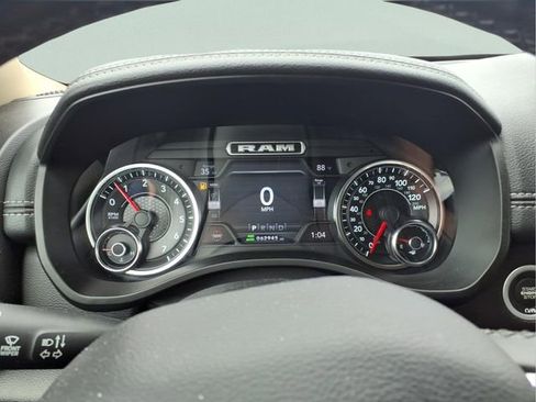 Used 2019 RAM 1500 Laramie AWD/4WD image 18