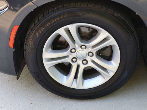 Used 2017 Dodge Charger SE w/ Popular Equipment Group image 31