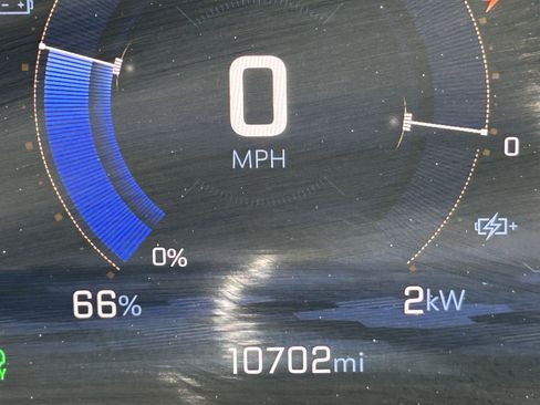 Used 2025 Chevrolet Equinox EV RS FWD image 29