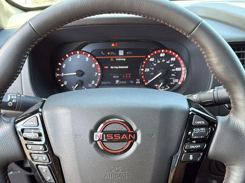 Certified 2023 Nissan Frontier PRO-4X w/ Pro Convenience Package AWD/4WD image 9