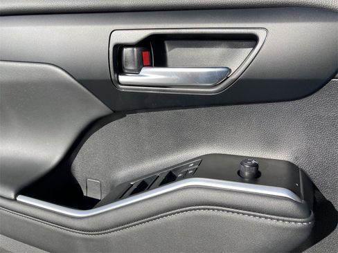 New 2026 Toyota Highlander XLE image 6