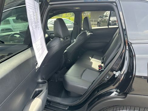 Used 2025 Toyota Corolla Cross AWD Hybrid w/ Convenience Package image 14