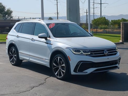 Used 2022 Volkswagen Tiguan SEL R-Line AWD/4WD image 8