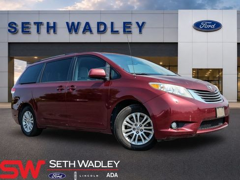 Used 2012 Toyota Sienna XLE FWD image 1