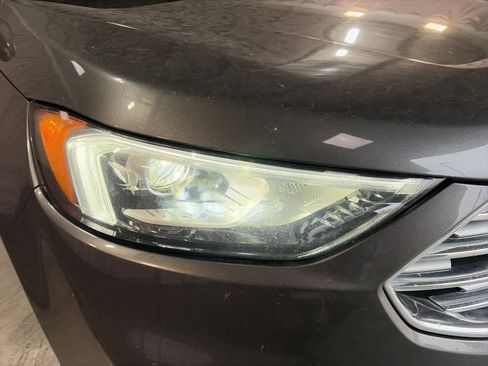 Used 2020 Ford Edge SEL w/ Convenience Package image 4