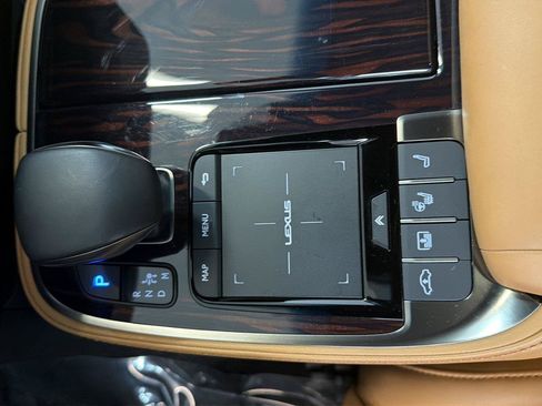 Used 2022 Lexus LS 500 AWD w/ Luxury Package image 19