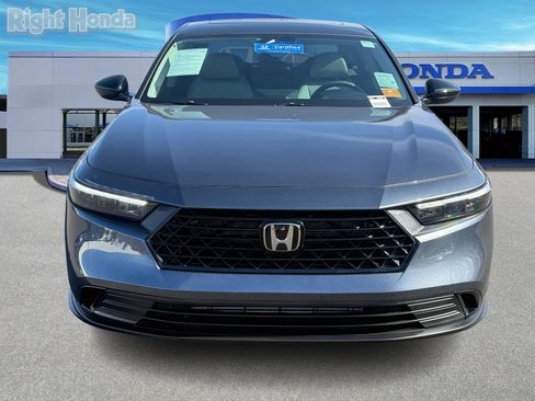 Used 2025 Honda Accord SE image 6