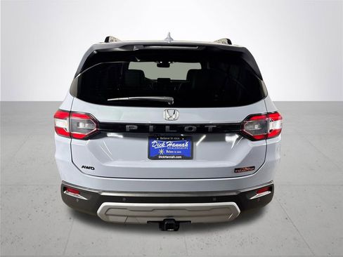 Certified 2025 Honda Pilot TrailSport image 8