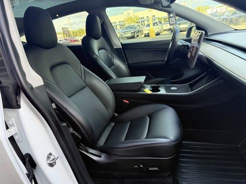 Used 2021 Tesla Model Y Long Range image 19