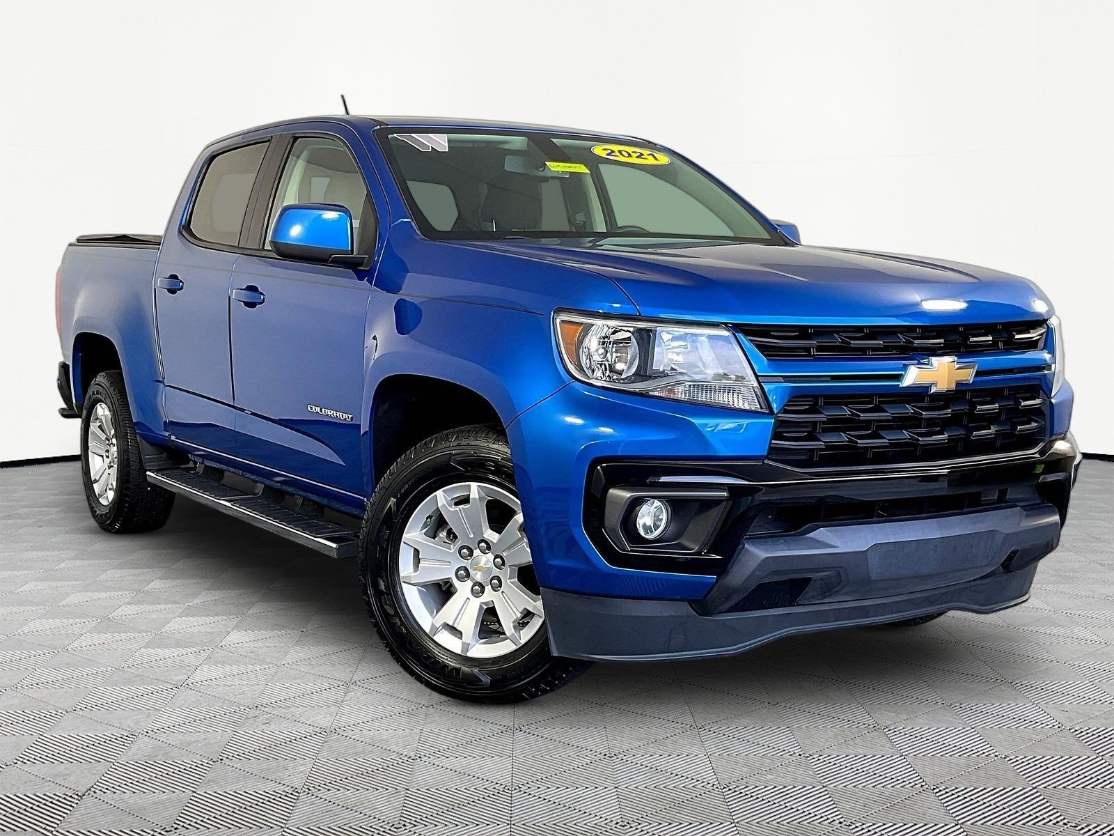 Used 2021 Chevrolet Colorado LT w/ LT Convenience Package RWD image 3
