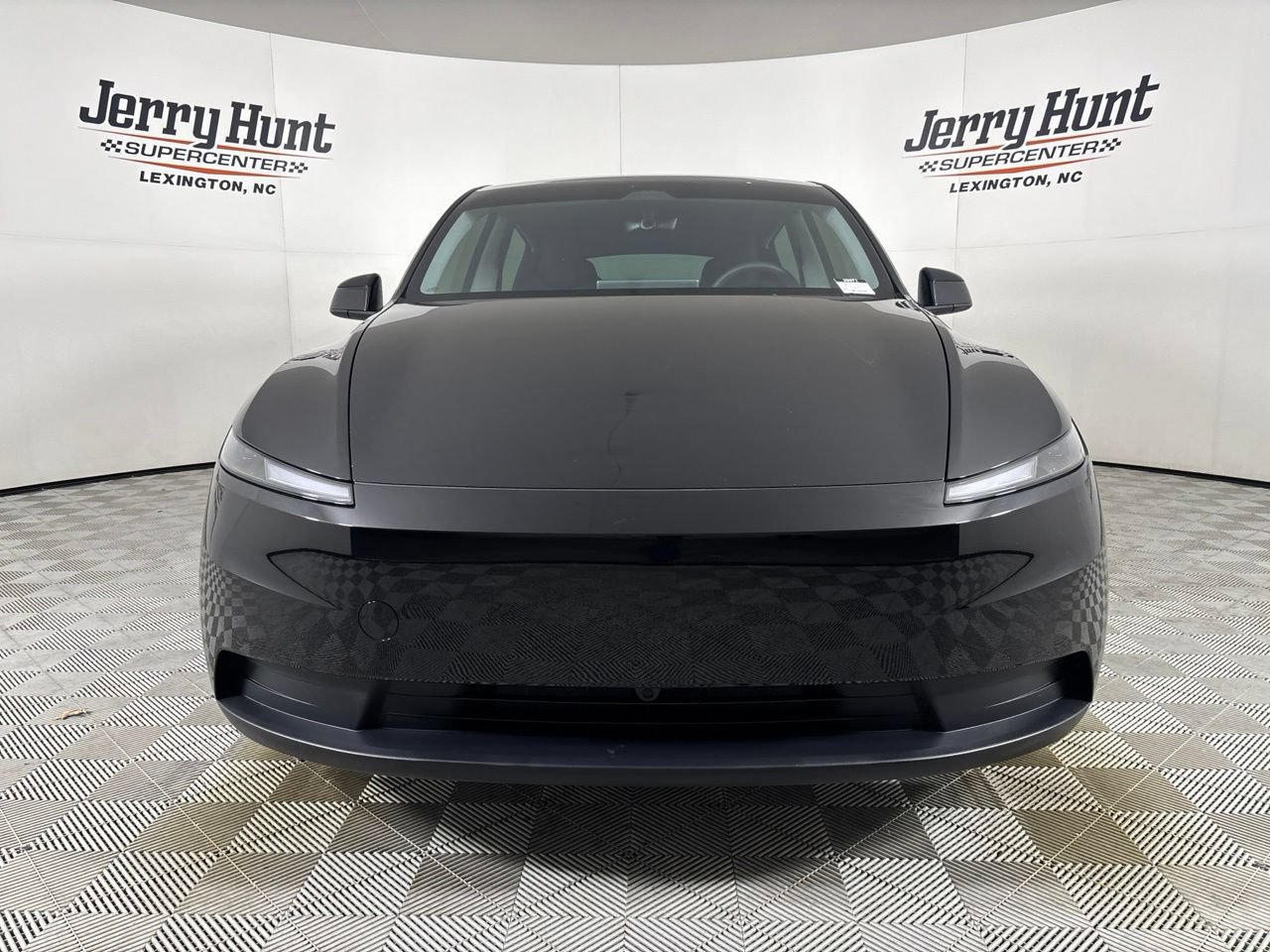 Used 2026 Tesla Model Y 2WD image 2