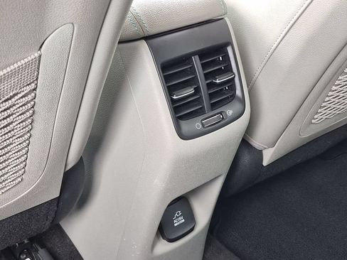 Used 2018 Kia Niro EX Premium FWD image 21