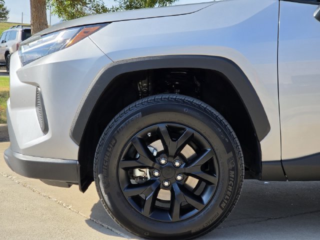 Used 2024 Toyota RAV4 LE FWD image 7