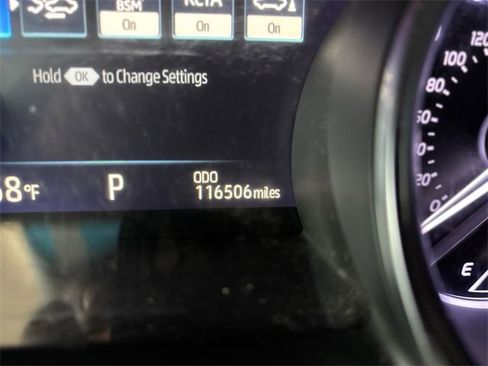 Used 2018 Toyota Camry XLE image 24