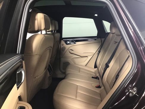 Certified 2023 Porsche Macan Turbo image 28