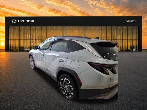 Certified 2025 Hyundai Tucson Limited AWD/4WD image 10