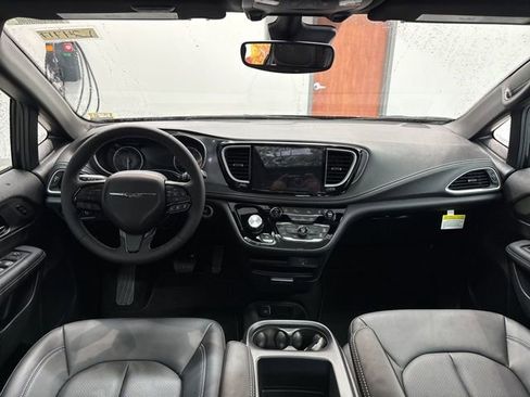 New 2026 Chrysler Pacifica Select w/ S Appearance Package image 37