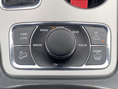 Used 2016 Jeep Grand Cherokee Overland w/ Advanced Technology Group image 26