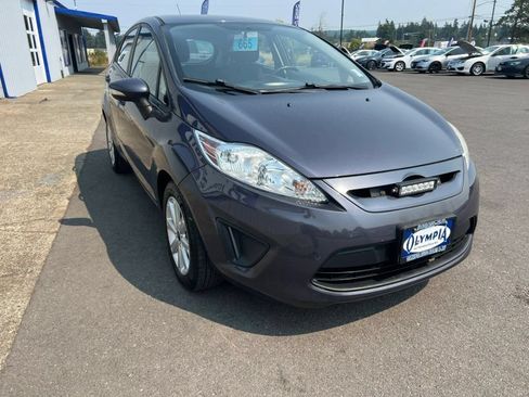 Used 2013 Ford Fiesta SE FWD image 4