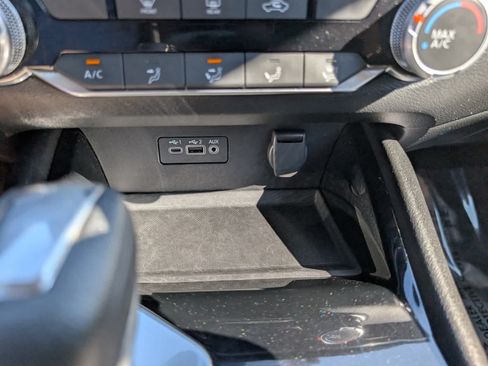Used 2024 Nissan Altima 2.5 SV FWD image 25