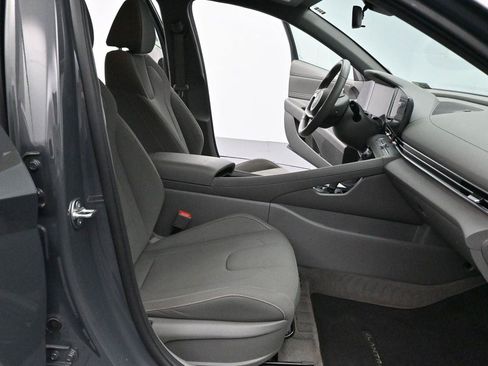 Used 2024 Hyundai Elantra SEL w/ Convenience Package FWD image 31