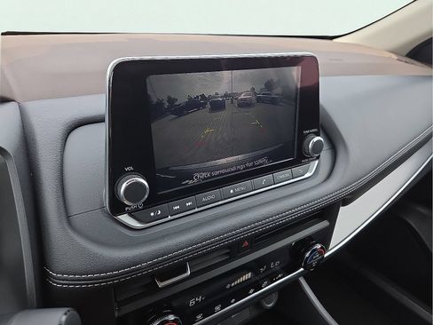 Used 2023 Nissan Rogue SV FWD image 17