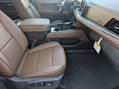 New 2026 Chevrolet Tahoe High Country AWD/4WD image 12