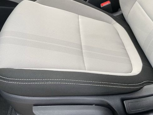 Used 2025 Hyundai Venue SEL image 22