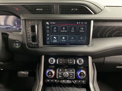 Used 2024 GMC Yukon Denali w/ Advanced Technology Package image 23