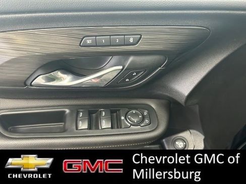 Used 2020 GMC Terrain SLT w/ Preferred Package image 16