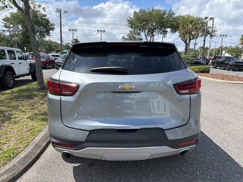 Used 2023 Chevrolet Blazer LT FWD image 4