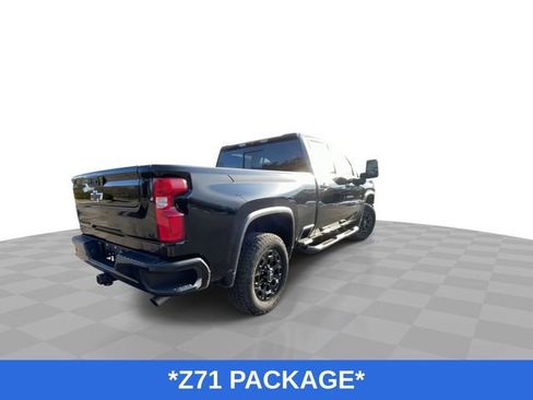 Used 2024 Chevrolet Silverado 2500 LT w/ Midnight Edition image 9