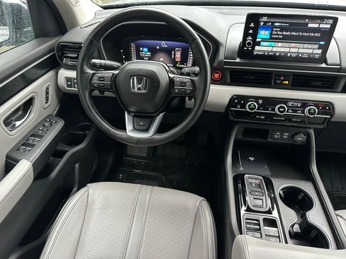 Used 2024 Honda Pilot Elite image 18