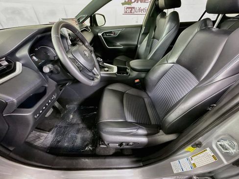 Used 2022 Toyota RAV4 XSE AWD/4WD image 25