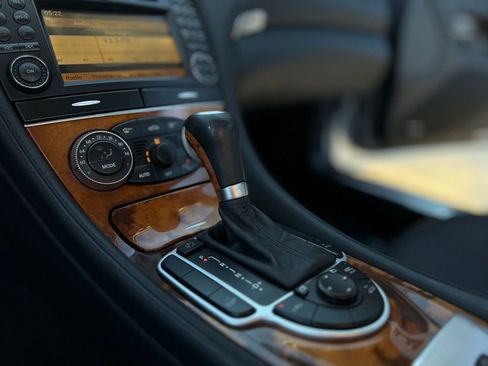 Used 2009 Mercedes-Benz SL 550 image 19