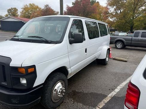 Used 2009 Ford E-350 and Econoline 350 Extended Wagon Super Duty image 7