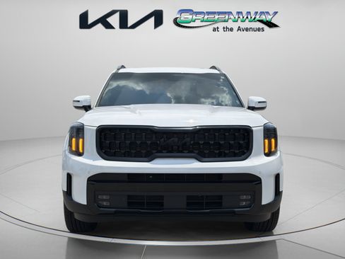 Certified 2025 Kia Telluride SX Prestige X-Line AWD/4WD image 2