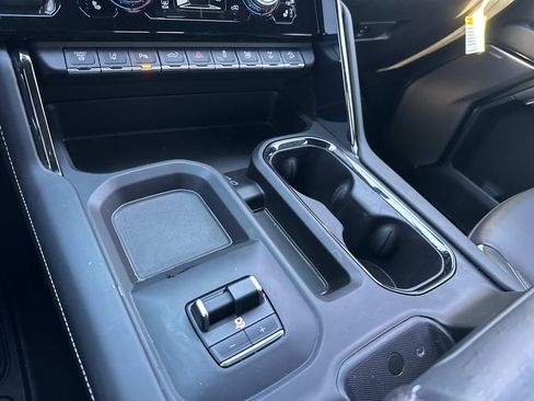 Used 2024 GMC Sierra 2500 AT4X image 22