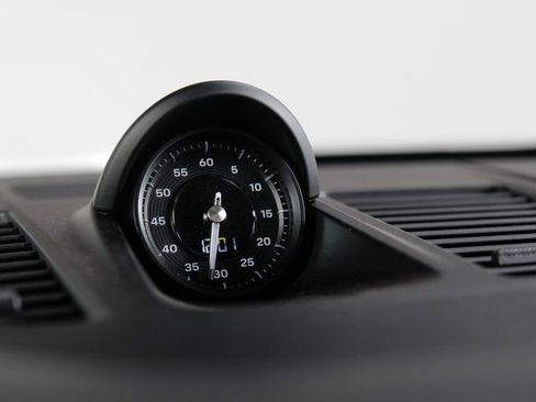 Used 2024 Porsche 911 Carrera image 27