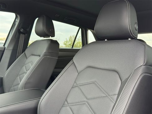 New 2026 Volkswagen Atlas Cross Sport SE image 11