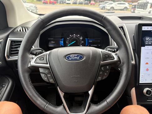 Used 2024 Ford Edge SEL w/ Convenience Package AWD/4WD image 15